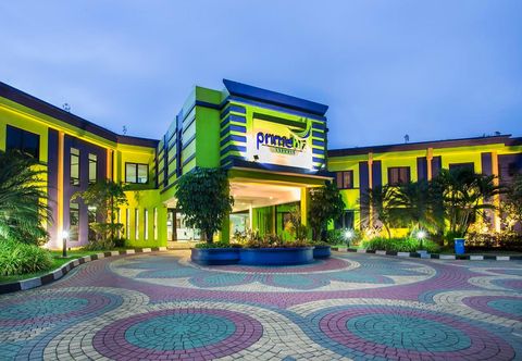 Exterior PrimeBiz Hotel Karawang
