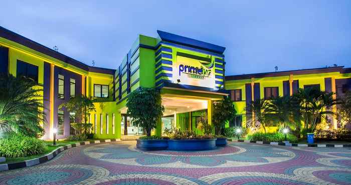 ภายนอกอาคาร PrimeBiz Hotel Karawang