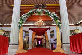 Lobby 4 Kusuma Sahid Prince Hotel