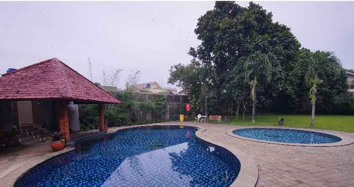 Kolam Renang Papyrus Tropical Hotel