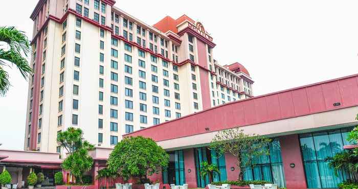 Bangunan Redtop Hotel & Convention Center