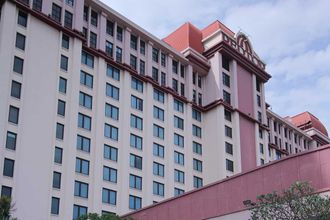 Bên ngoài 4 Redtop Hotel & Convention Center