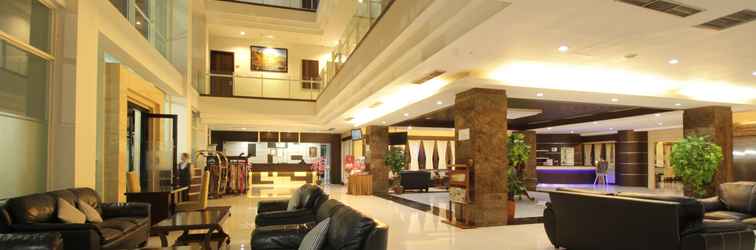 Lobby Megaland Hotel Solo