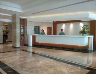Lobby 2 Elmi Hotel