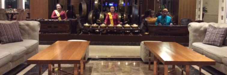 Lobby Elmi Hotel