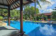 Kolam Renang 2 The Jayakarta Suites Komodo - Flores