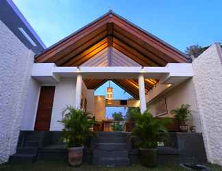 Bangunan 2 Royal Nyanyi Villa