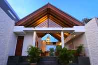 Exterior Royal Nyanyi Villa