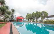 Swimming Pool 3 Hotel Lurus Cisarua