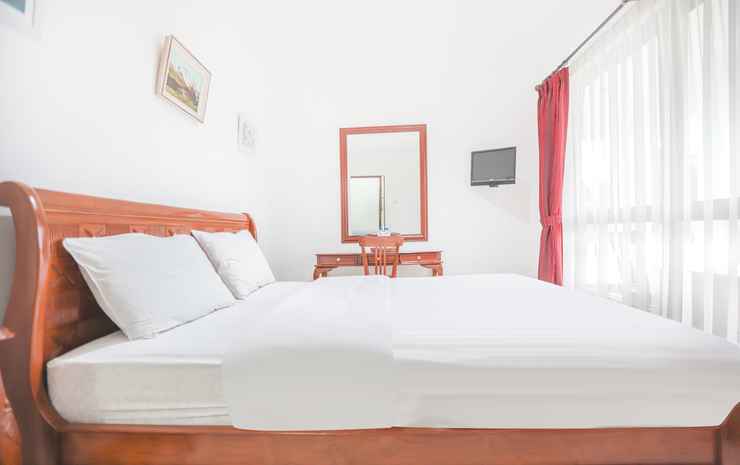 Hotel Lurus Puncak - Deluxe Double