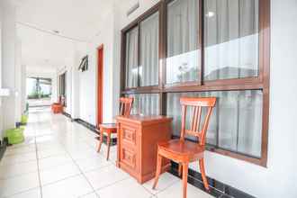 Lobby 4 Hotel Lurus Cisarua