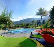 Swimming Pool 6 The Jayakarta Cisarua Inn & Villas