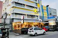 ภายนอกอาคาร Avira Hotel Makassar - Panakkukang