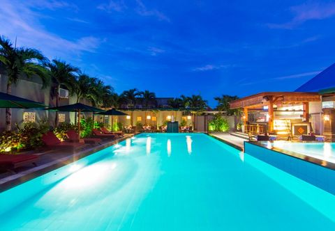 สระว่ายน้ำ The Banyumas Villa