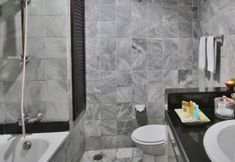 In-room Bathroom 7 The Jayakarta Bali Beach Resort & Spa