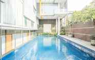 Swimming Pool 7 Hotel Nyland Pasteur