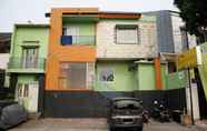 ภายนอกอาคาร 2 Wisma Nely Murni Guesthouse / Nely Murni Residence 