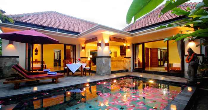 Swimming Pool Kadiga Villa