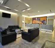 Lobby 3 Dreamtel Jakarta