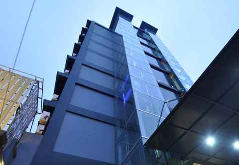 Exterior Dreamtel Jakarta