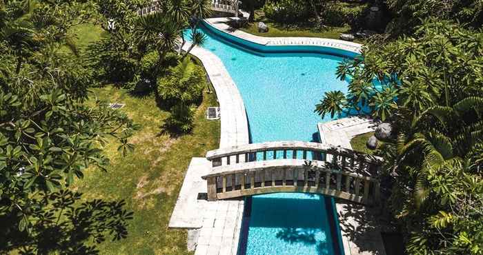 Swimming Pool The Cakra Hotel