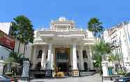 Exterior 3 The Grand Palace Hotel Malang