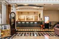 Lobby The Grand Palace Hotel Malang