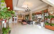 Lobby 2 Alron Hotel Kuta Powered by Archipelago