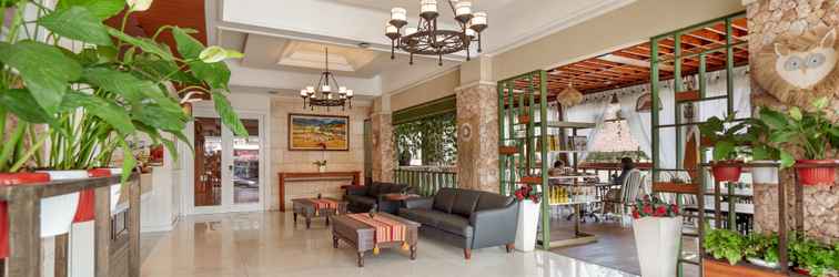 Lobby Alron Hotel Kuta Powered by Archipelago