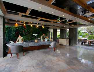 Lobi 2 The Lerina Hotel Nusa Dua