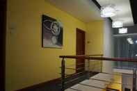 Luar Bangunan Hotel Bed and Breakfast Surabaya