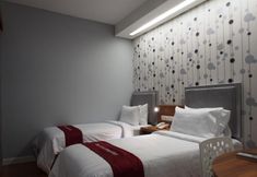 Bedroom 2 Hotel Bed and Breakfast Surabaya