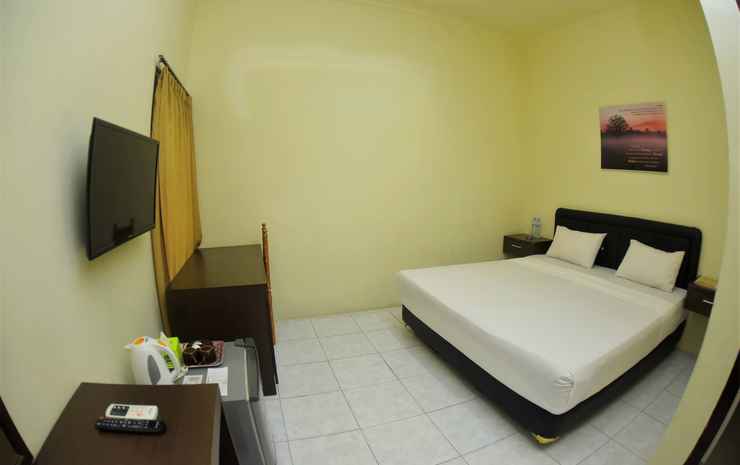 Mahkota Hotel Genteng Banyuwangi - Deluxe only first floor