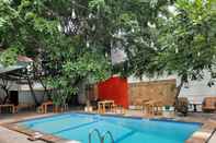 Swimming Pool Pomelotel Patra Kuningan Jakarta