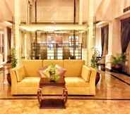 Lobby 4 Amarelo Hotel Solo