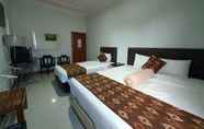 Bedroom 3 Rene Hotel 