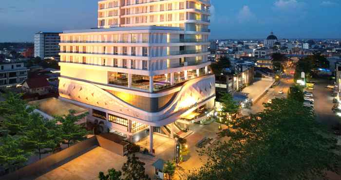 Bên ngoài Golden Tulip Pontianak