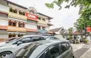 Exterior 2 OYO 1945 Hotel Bali Near RS Muhammadiyah