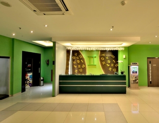 Lobby 2 Zodiak MT Haryono by KAGUM Hotels