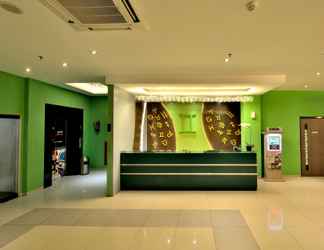 Lobby 2 Zodiak MT Haryono by KAGUM Hotels