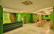 Lobby 2 Zodiak MT Haryono by KAGUM Hotels