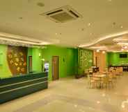 Lobby 2 Zodiak MT Haryono by KAGUM Hotels