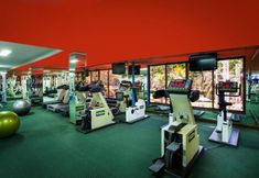 Pusat Kebugaran 5 Surabaya Suites Hotel Powered by Archipelago