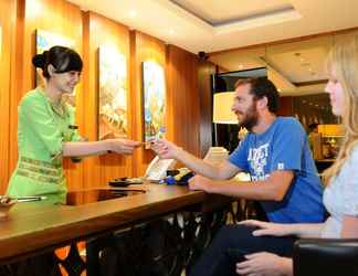 Lobby 2 Hotel Pyrenees Jogja