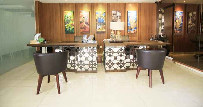 Sảnh chờ Hotel Pyrenees Jogja