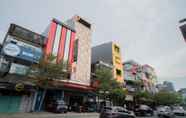 ภายนอกอาคาร 2 OYO 1702 Harmoni Inn Makassar