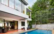 Kolam Renang 2 4 BR city view villa with a private pool 4
