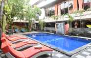 สระว่ายน้ำ 3 Abian Srama Hotel, Massage And Spa