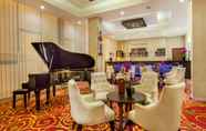 Bar, Kafe dan Lounge 3 Padjadjaran Suites Resort & Convention Hotel