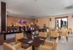 Restaurant 7 Padjadjaran Suites Resort & Convention Hotel